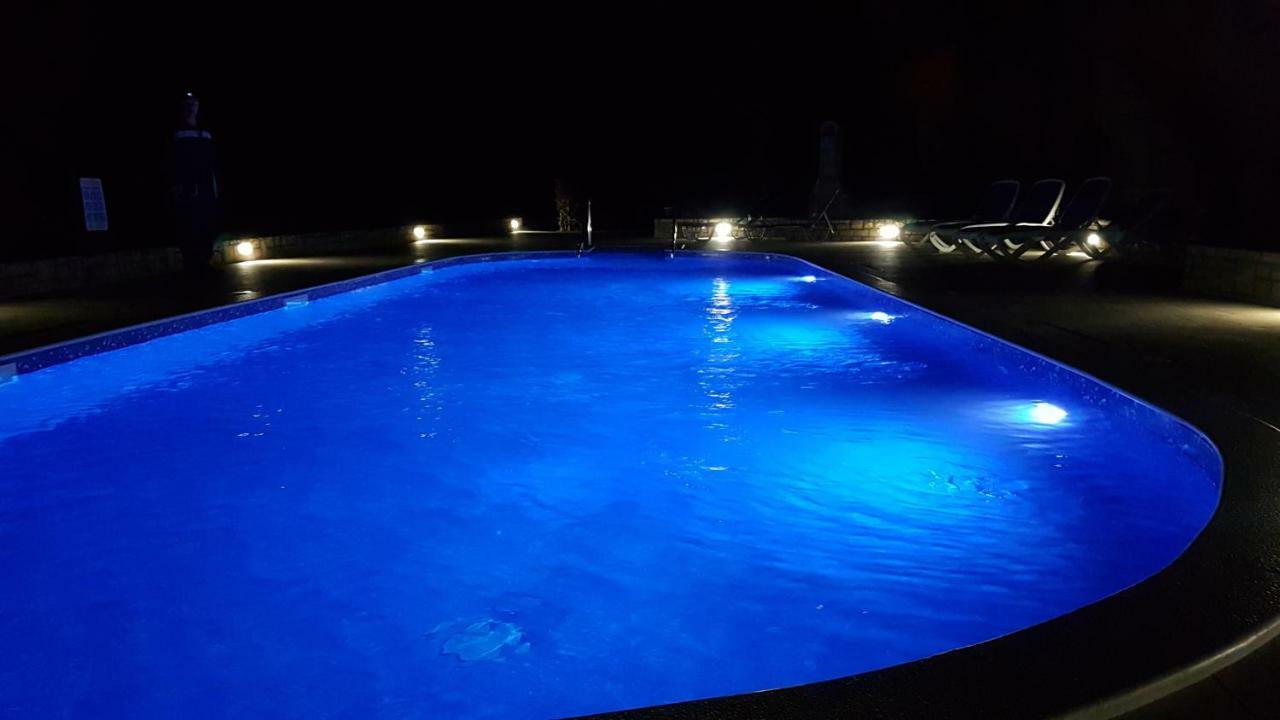 Holiday Home Marina Kaštelir Exteriör bild